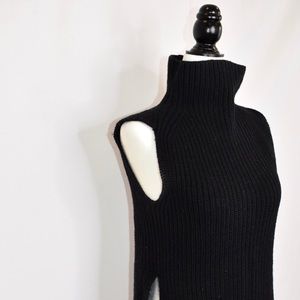 Sleeveless Turtleneck
